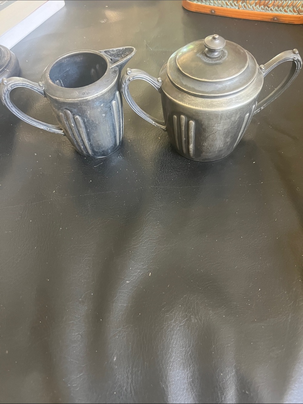 New Amsterdam Vintage-Style Silver Creamer and Sugar Set - Gray Finish
